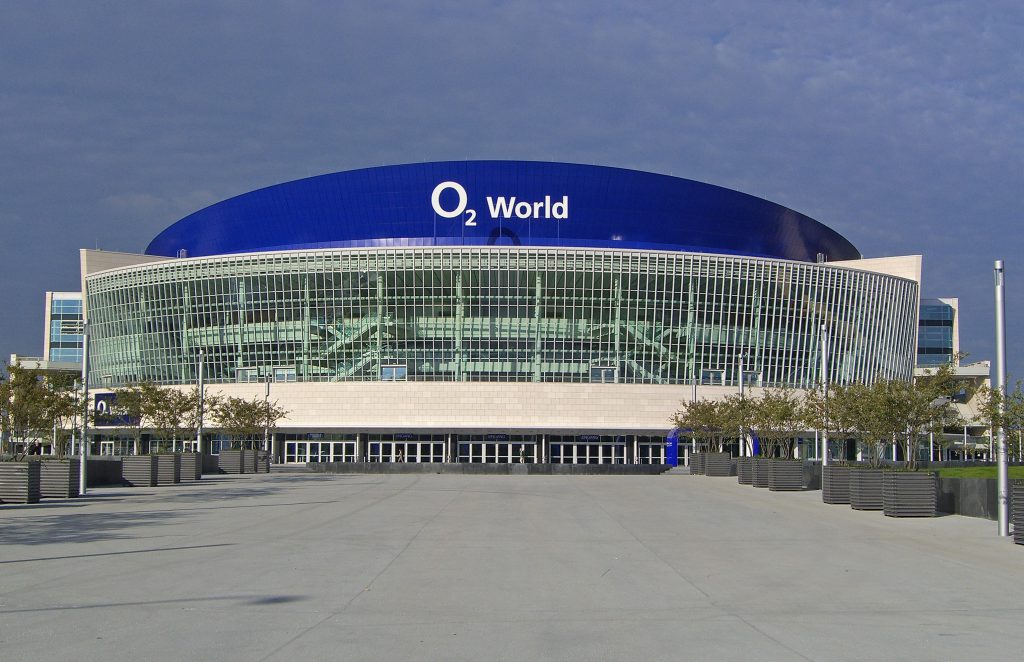 Bühnenkinetik der Firma Schiffini. LED Portal beim Box Weltmeistertitel in der o2 Arena Berlin